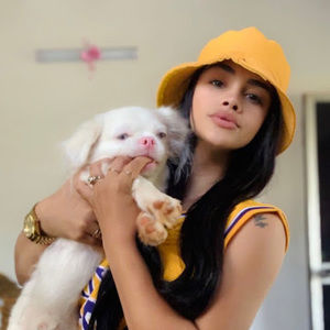 Meet your Posher, Daniela